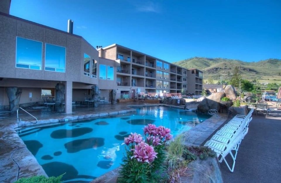 Seasonal pool