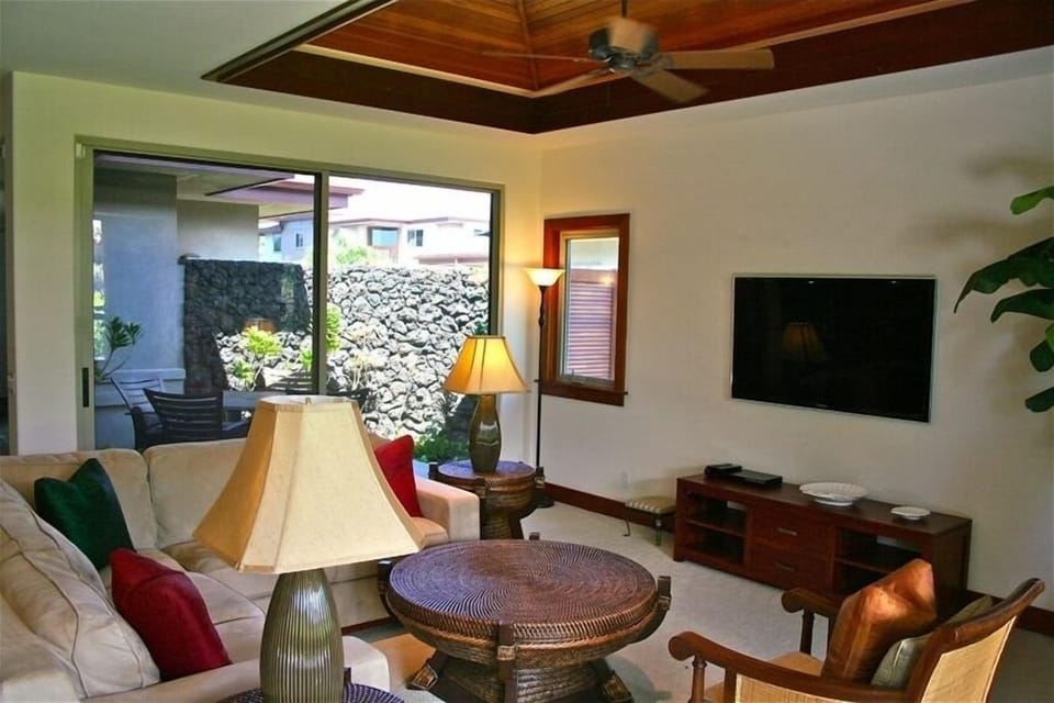 View to private enclosed breakfast lanai.