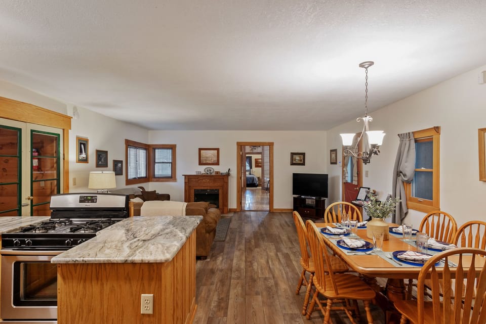 Open floorplan so everyone can spend time together