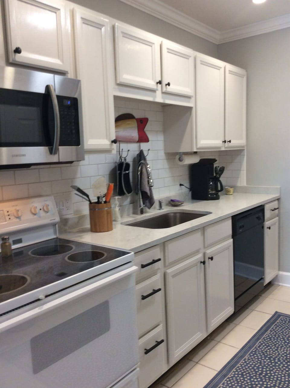 Renovated kitchen - please use exhaust fans while cooking.