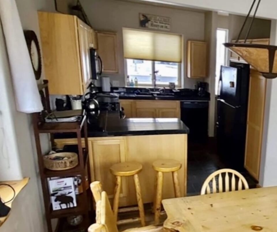 Fully furnished kitchen. Gas stove. Also an Osmosis Water Filtration System. 
