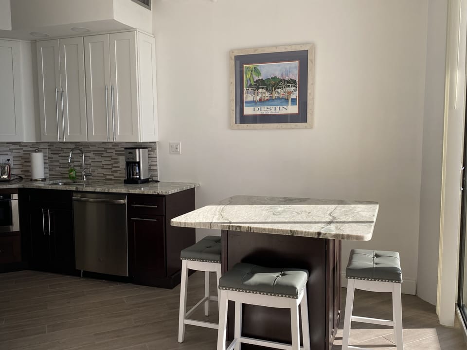 granite breakfast nook with full panorama view of the Gulf of America.