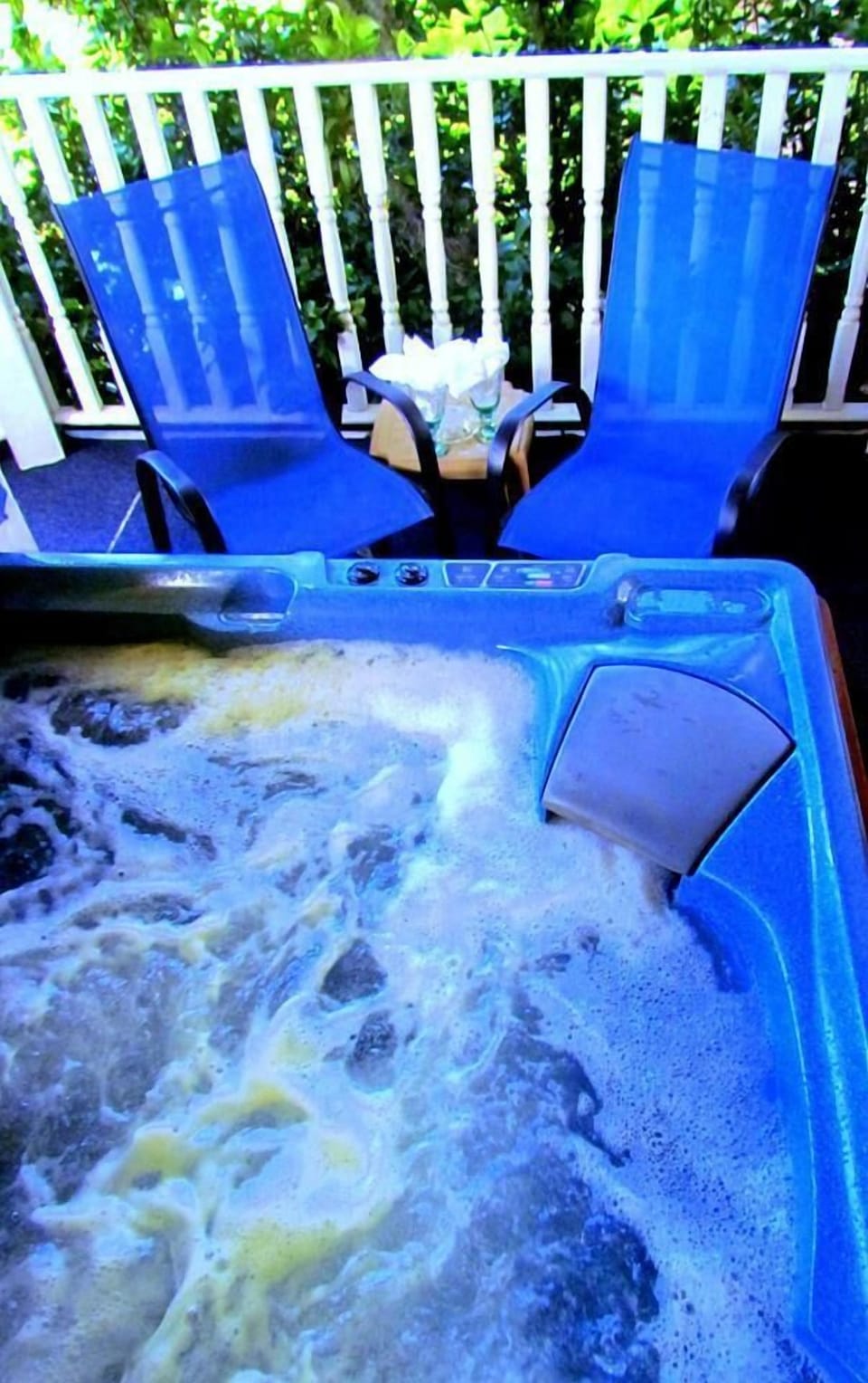Cottage 4 person spa - located on private back porch. 