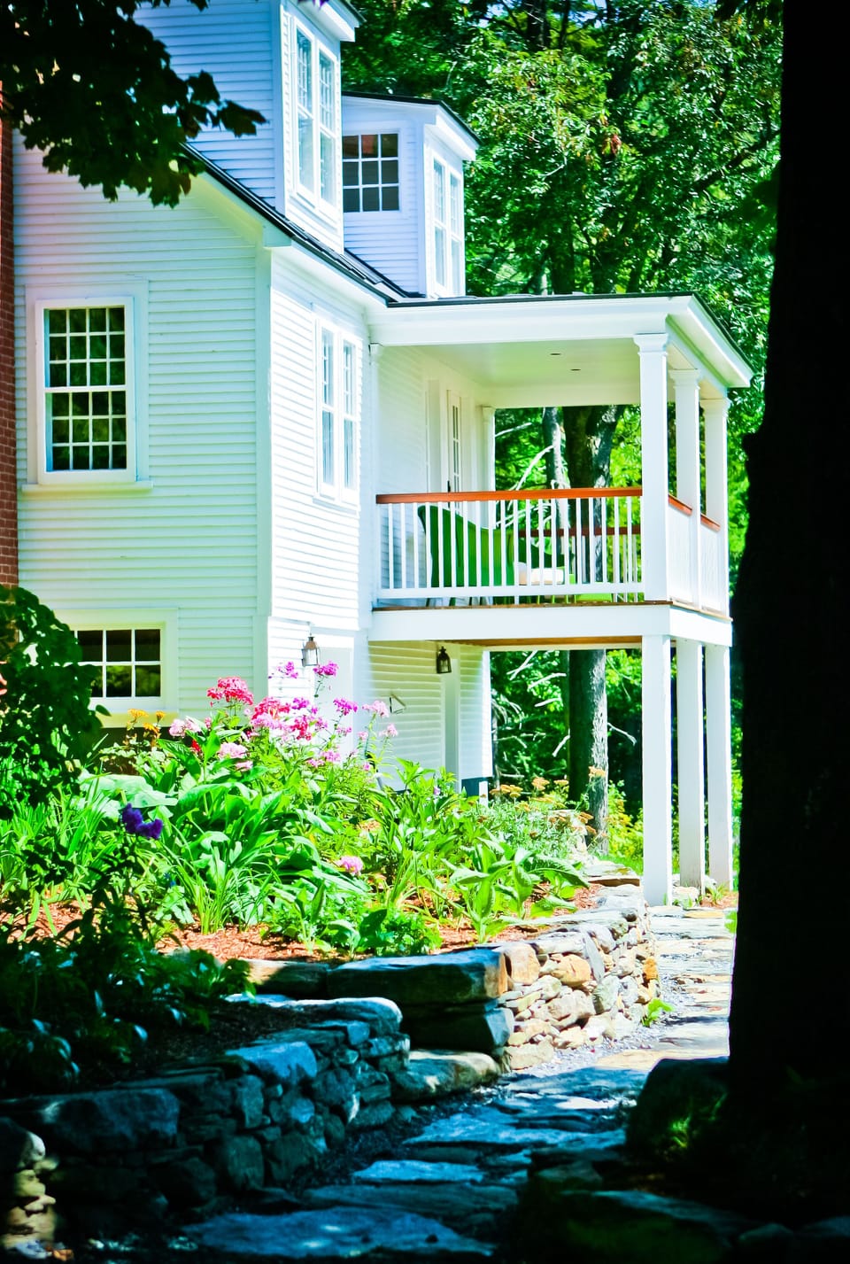 Orchard Cottage. View from driveway.