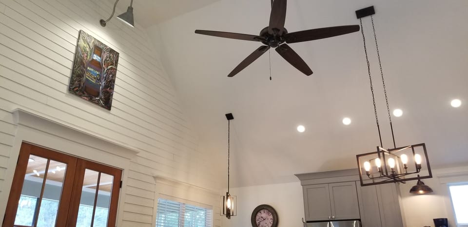 Common area 18 foot vaulted  ceilings!