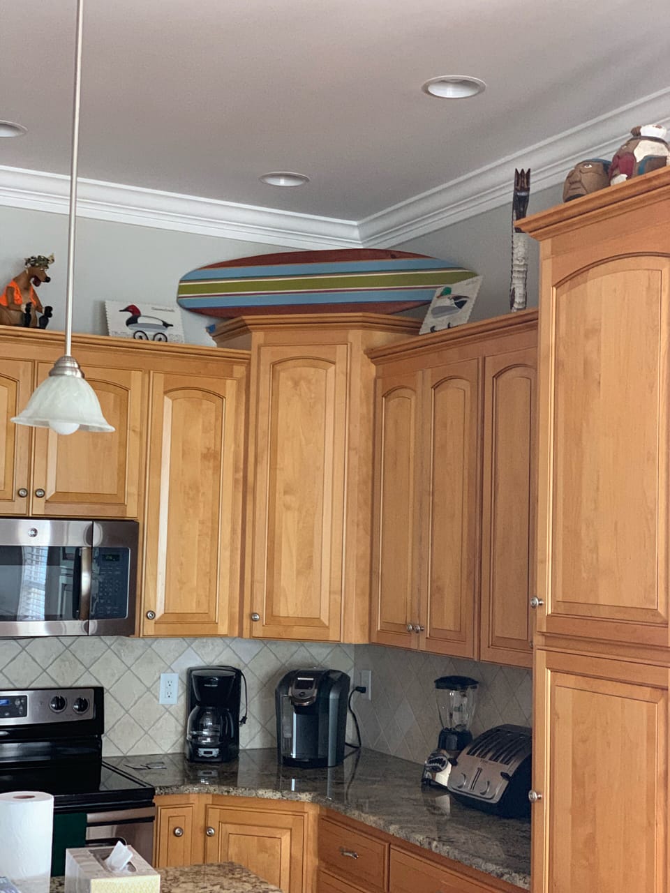 Well stocked kitchen.  Kurig , steam pot, margarita machine, Enameled Dutch Oven