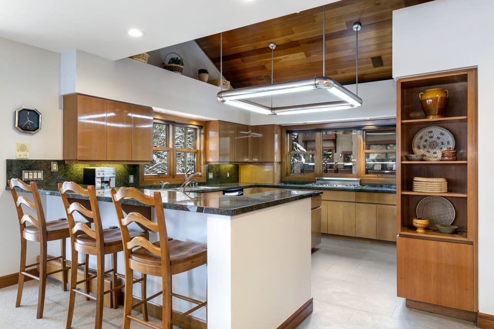 Large Kitchen with ice machine and built in under the counter microwave