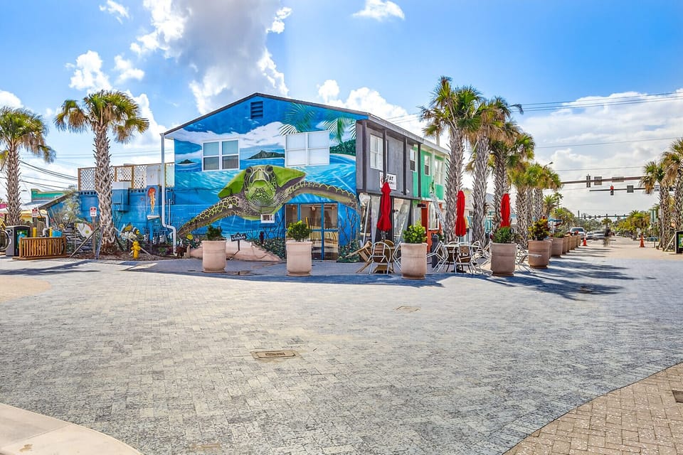 several restaurants around the corner from condo
https://fatkahunas.com