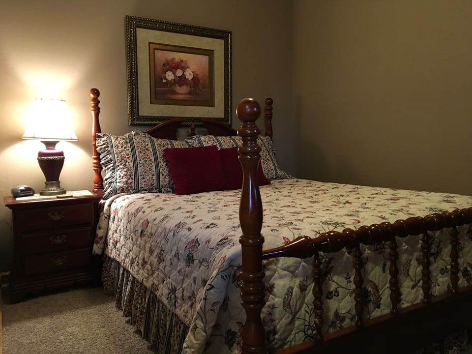 Lowest level Queen room