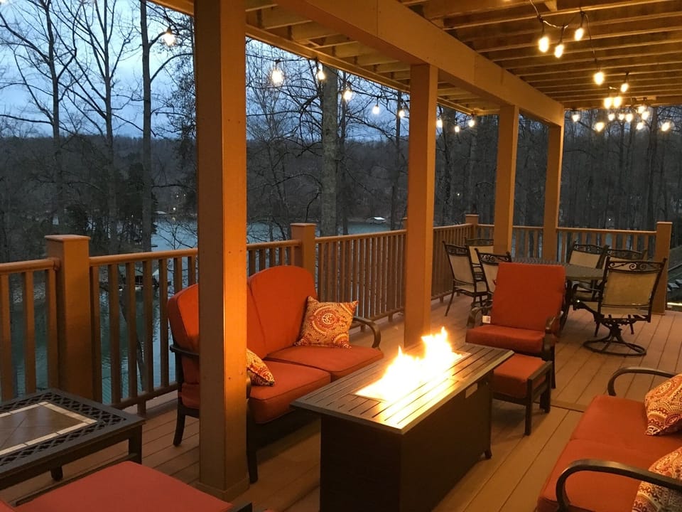 Middle deck with fire pit, patio table w/6 chairs,
Deep seat patio seating for 8