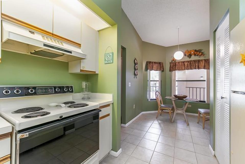 Kitchen & Breakfast Nook
