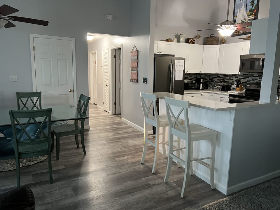 kitchen/dining
