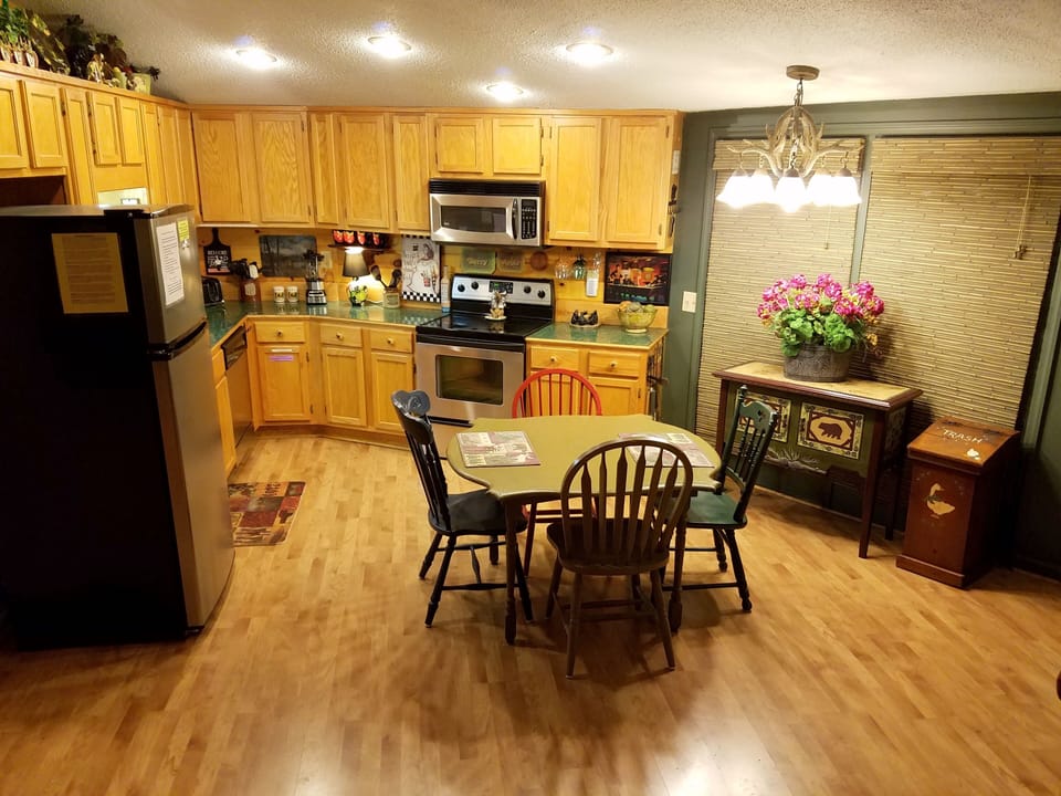 Plenty of counter space and cookware to prepare meals-Indoor & outdoor grills