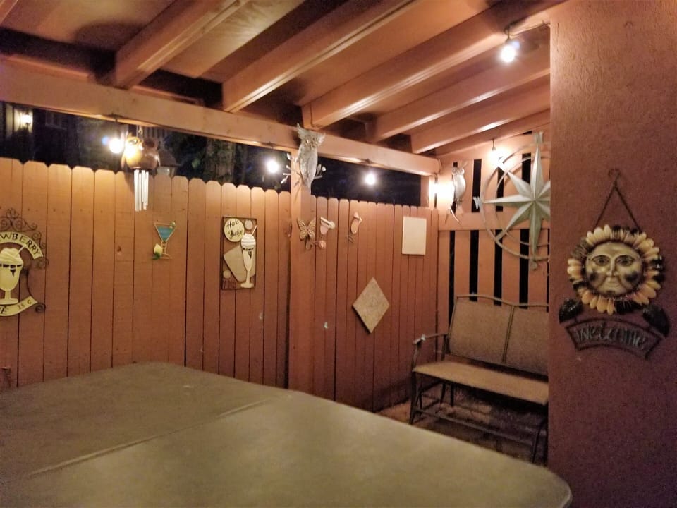 The hot tub patio area is PRIVATE on all sides at this beautiful unique chalet