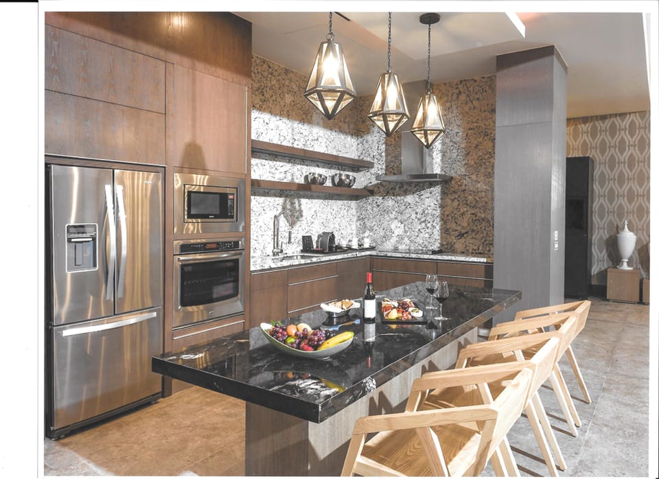 Kitchen Layout w/Counter