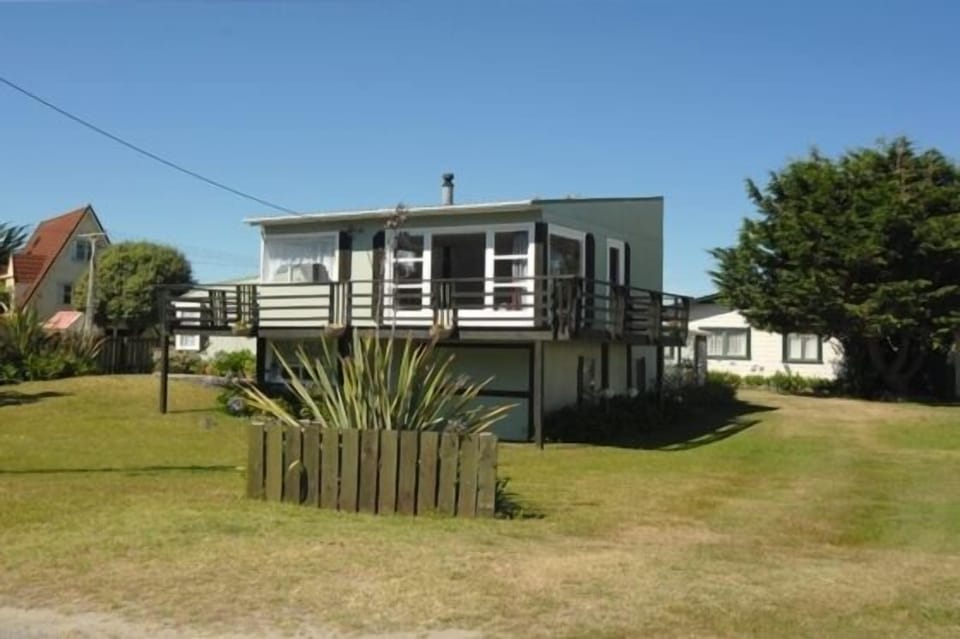 Hokio Breachfront Retreat