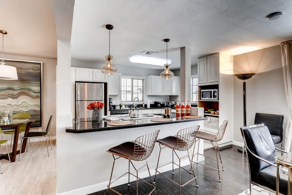 The breakfast bar is a perfect place for a morning or midnight snack!