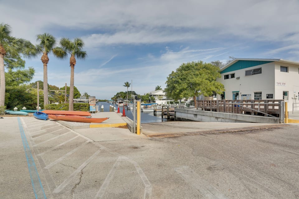Lavenders Landing Boat Ramp (Walking Distance)