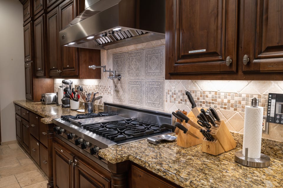 Viking appliances and a fully stocked kitchen (spices, dishes, cookware, etc.)