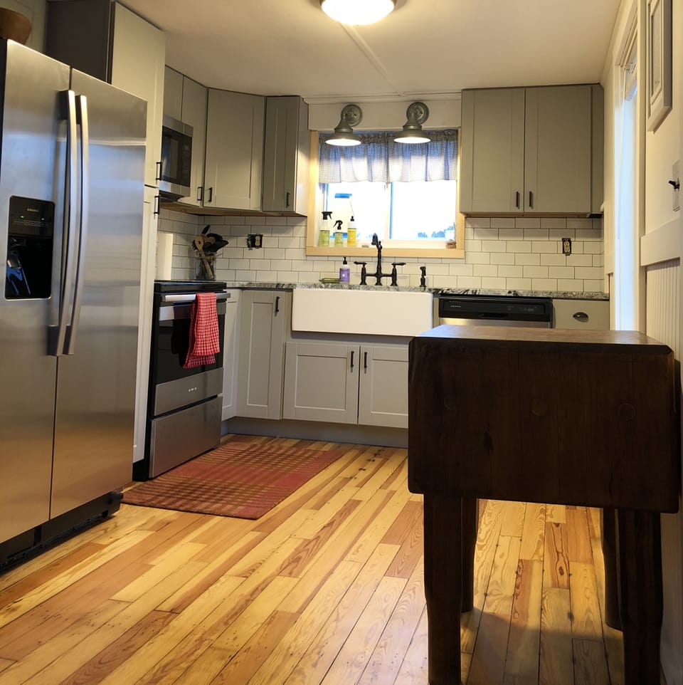 Farmhouse Kitchen, Brand New Appliances