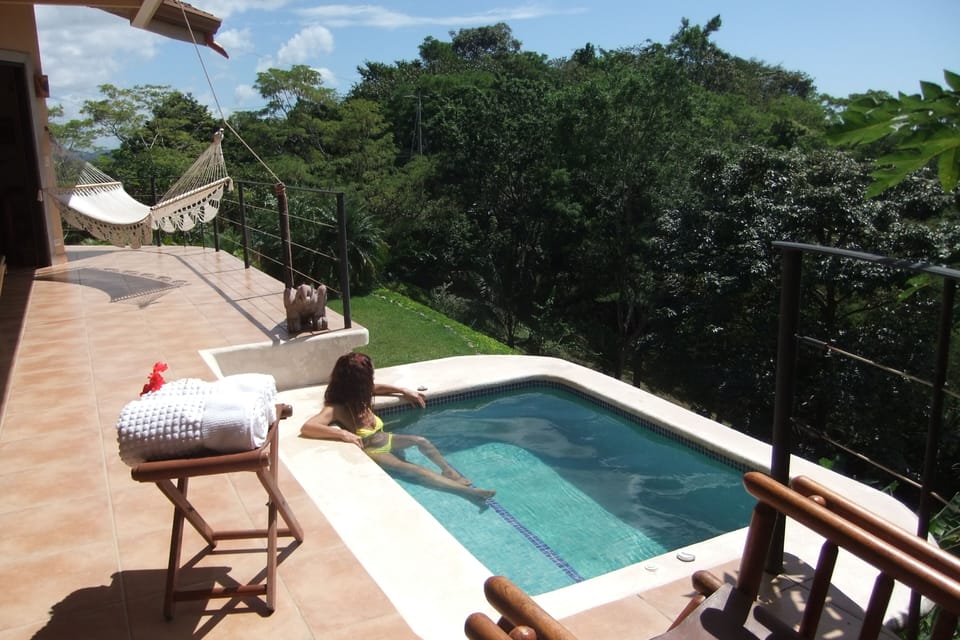 Merge with nature and the lovely Pacific Ocean in the whirlpool