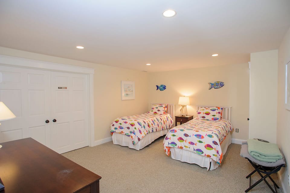 basement bedroom