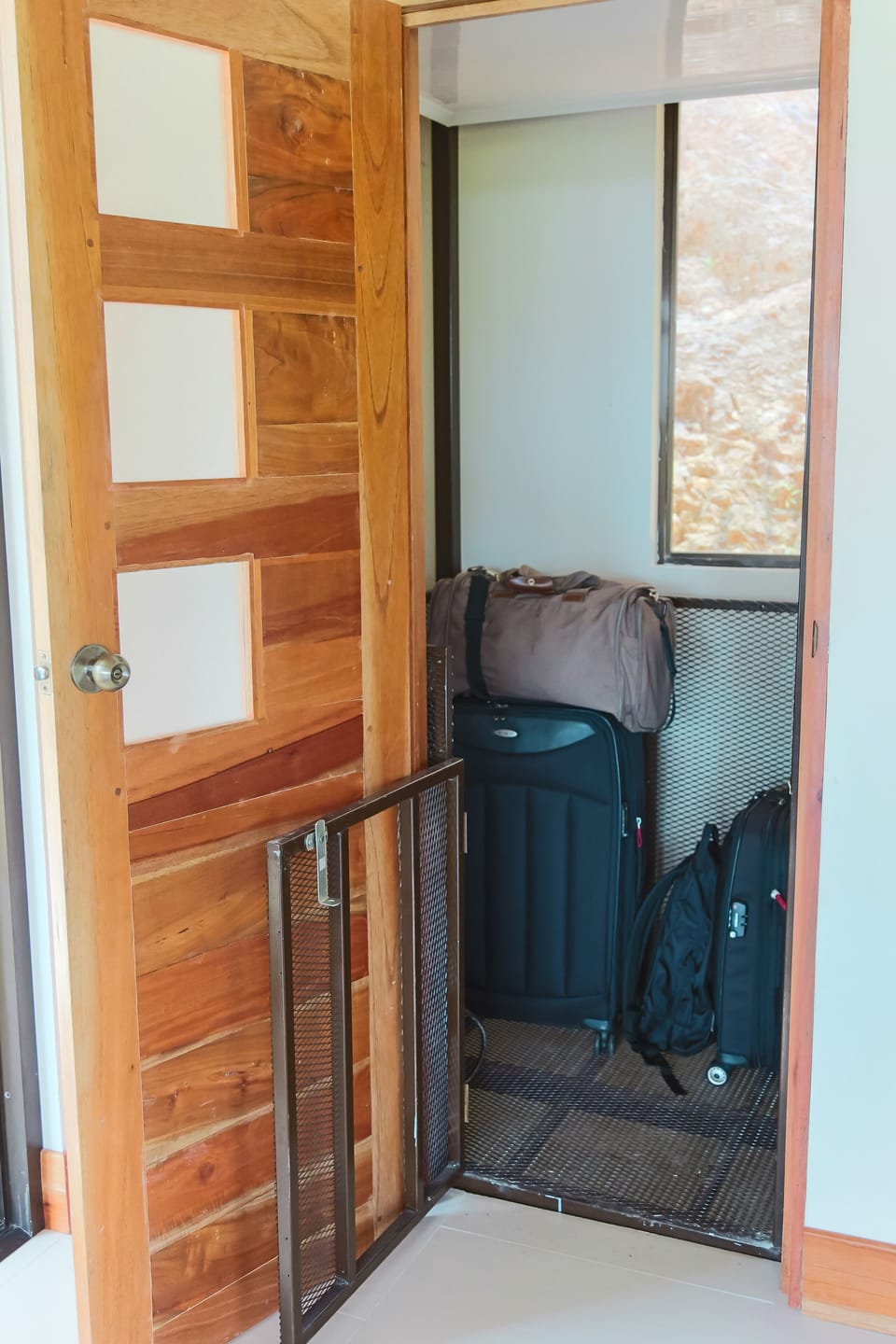 Elevator for luggage
