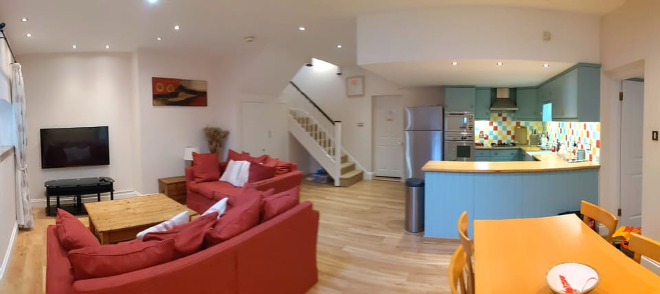 Open Plan Lounge, Diner, Kitchen