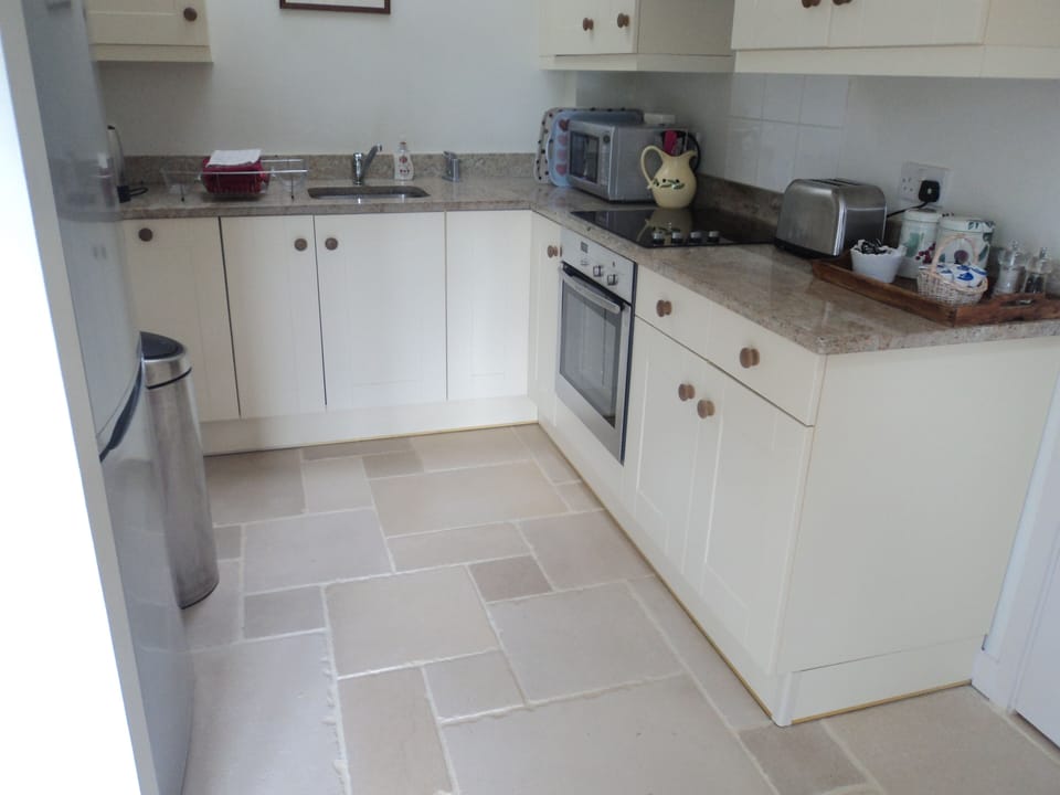Foxglove kitchen