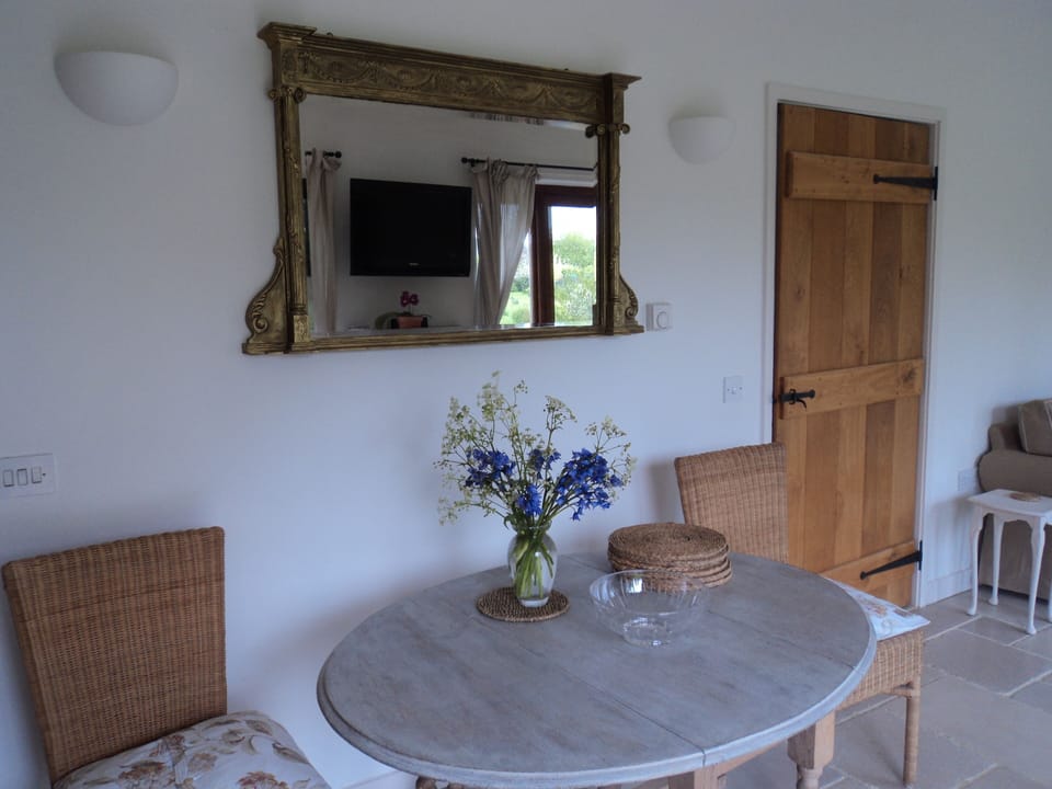 Foxglove dining table