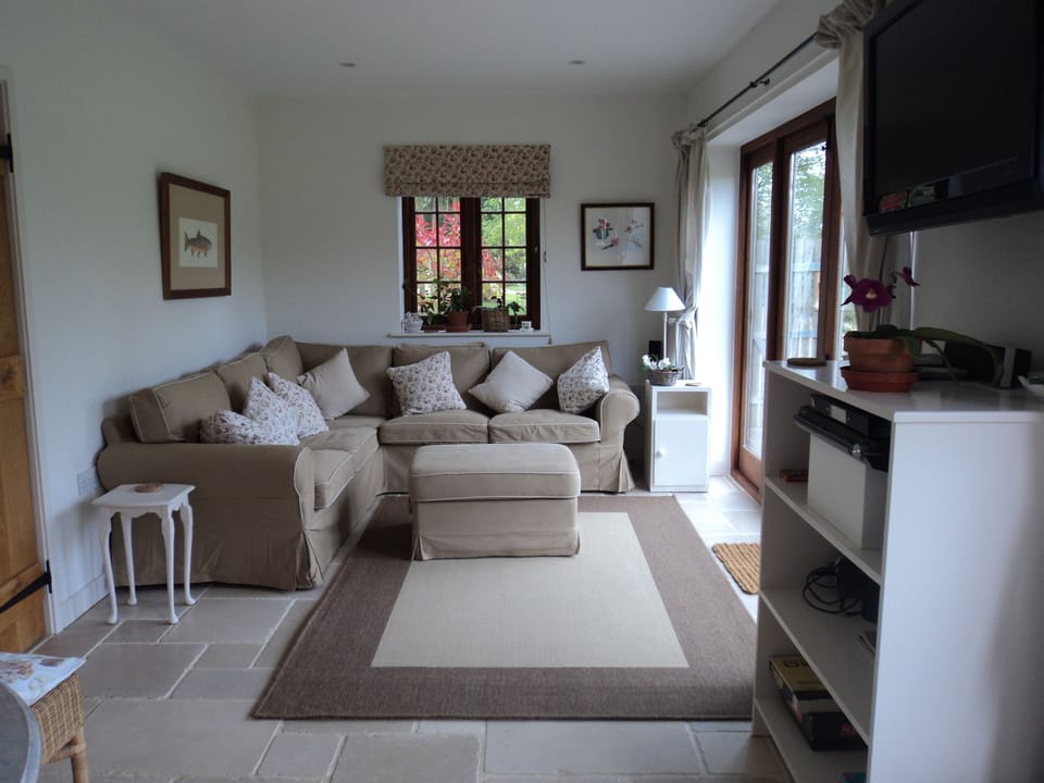 Foxglove living room
