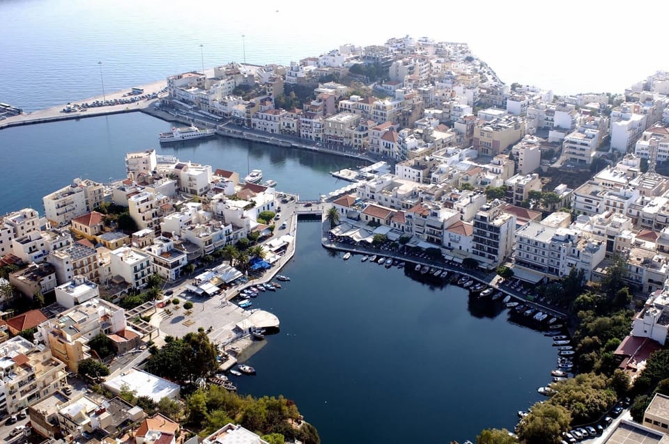 Agios Nikolaos with its famous lake