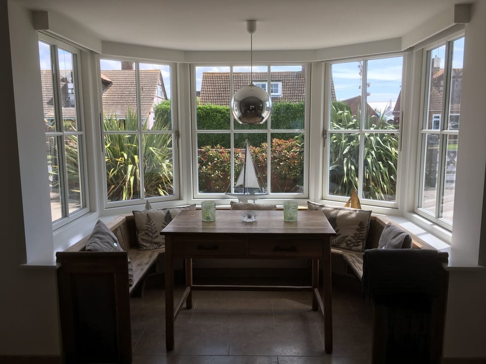 Front window seat
