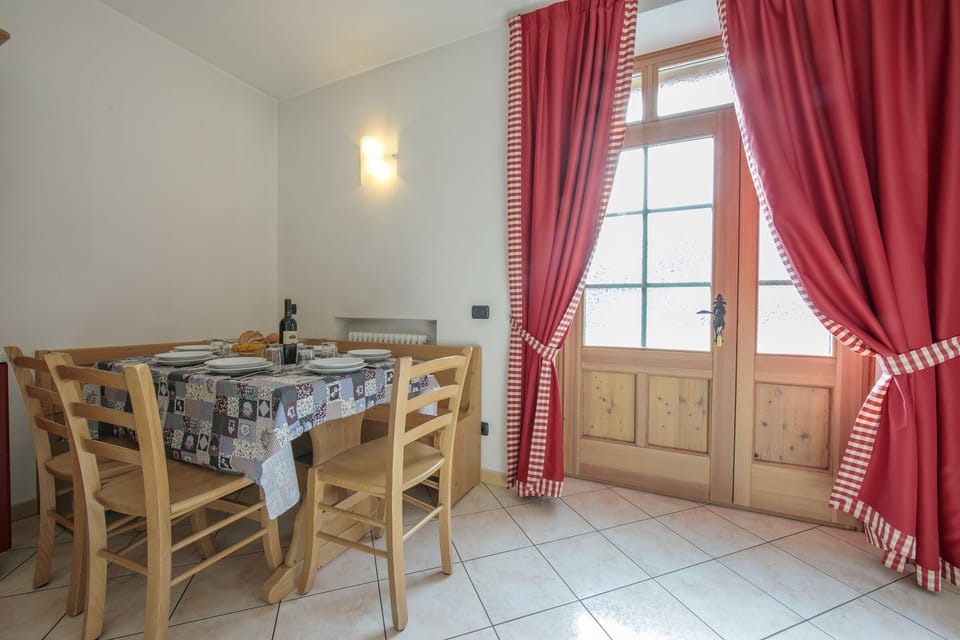 Dining set in the kitchen