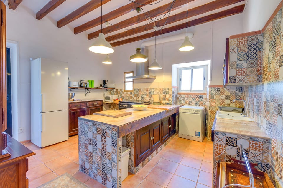 Very large semi professional Kitchen