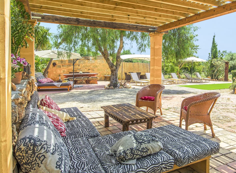 Pool area - sitting chill out