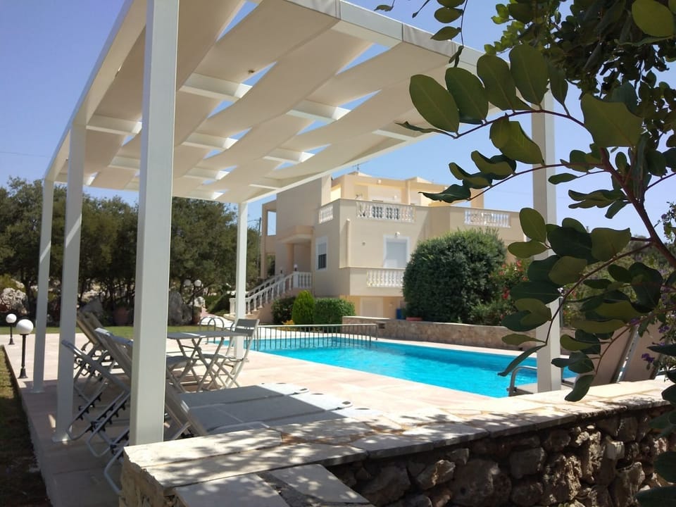 Shaded areas by the pool