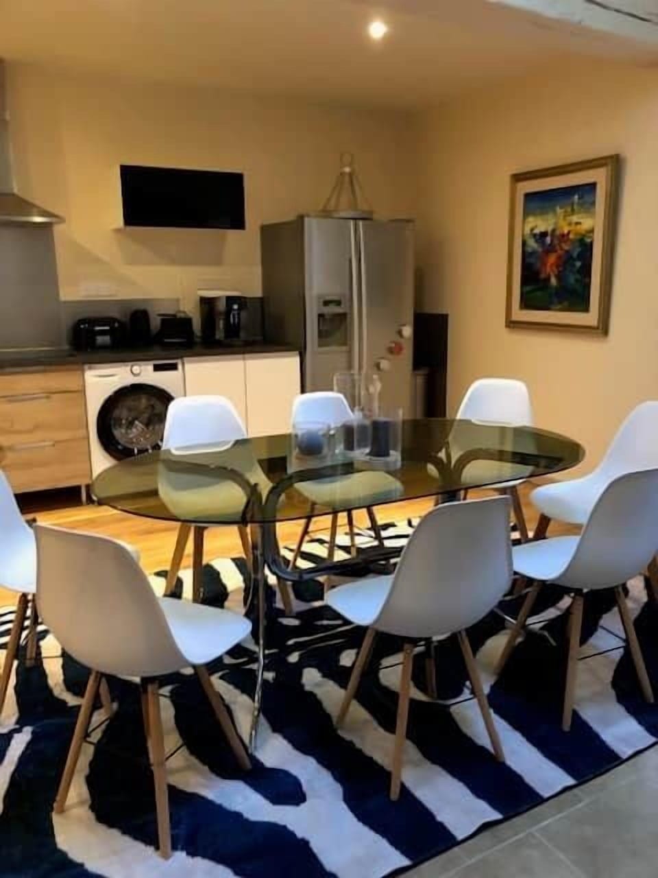 BEAUNE 1. Salle à manger