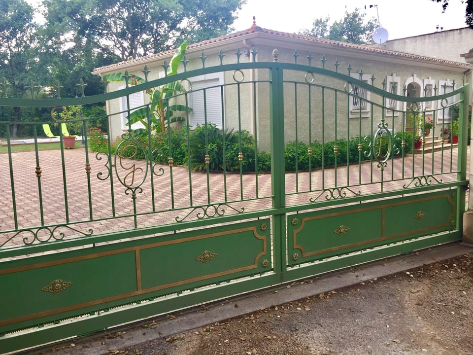 3 bedroom villa with private pool and large 2000 m2 garden Villa in Occitanie