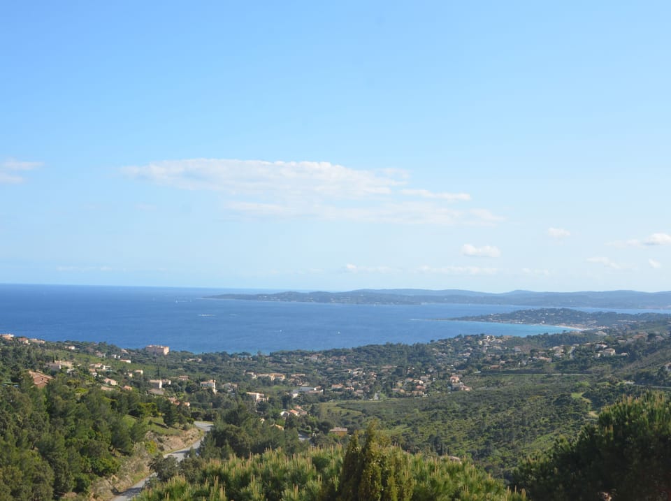 Splendid view of the Gulf of Saint-Tropez, very well equipped apartment  Apartment in Sainte-Maxime