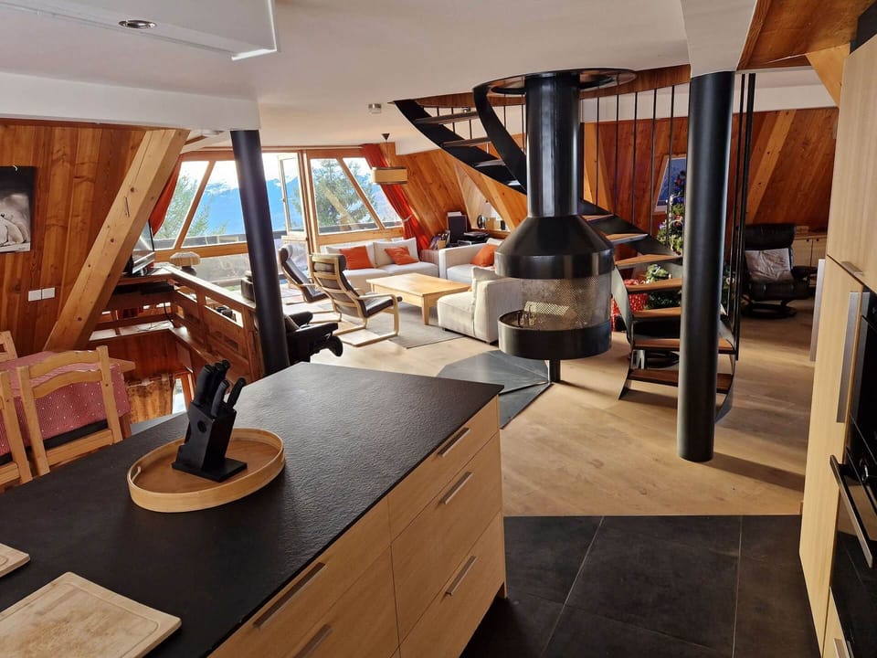 VUE D ENSEMBLE DEPUIS LA CUISINE