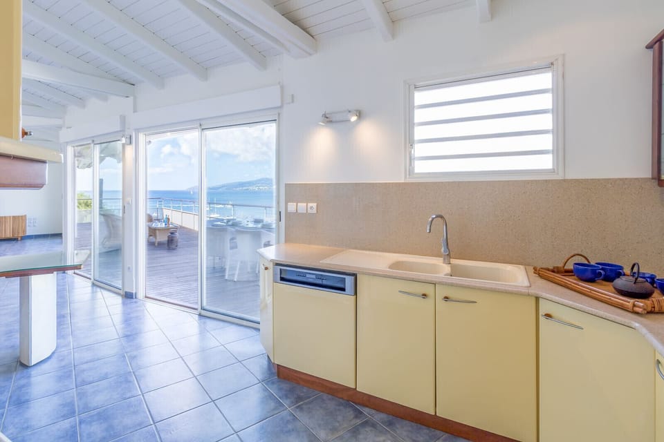 Enjoy your Infinity apartment with beach access.