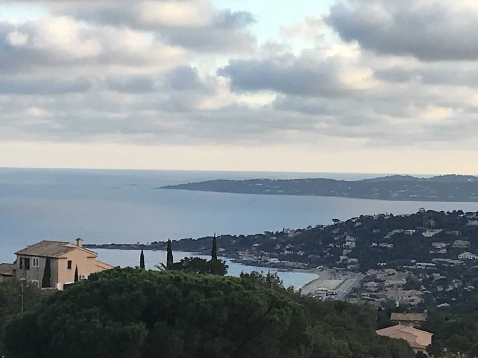 Sainte Maxime - Air-conditioned villa-10 pers-heated swimming pool Villa in Sainte-Maxime