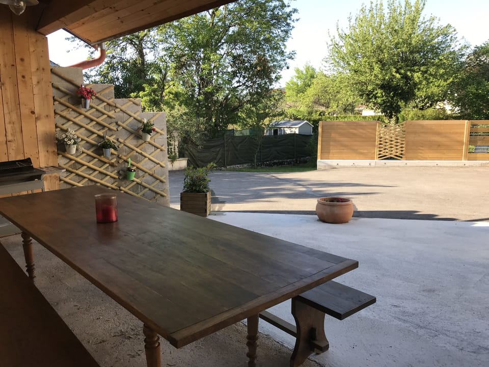 Outdoor dining