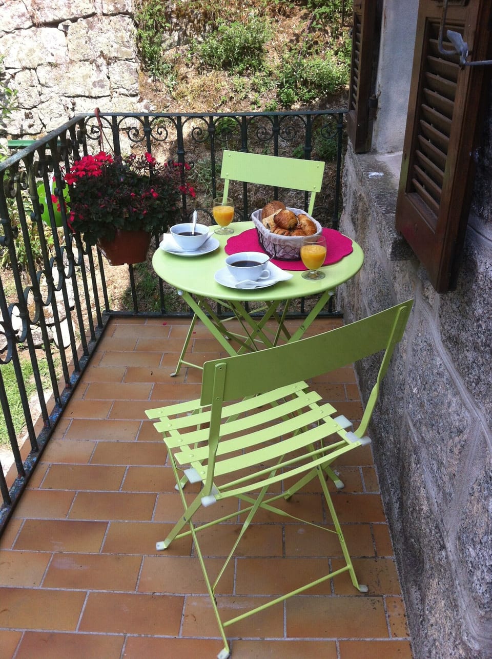 Outdoor dining