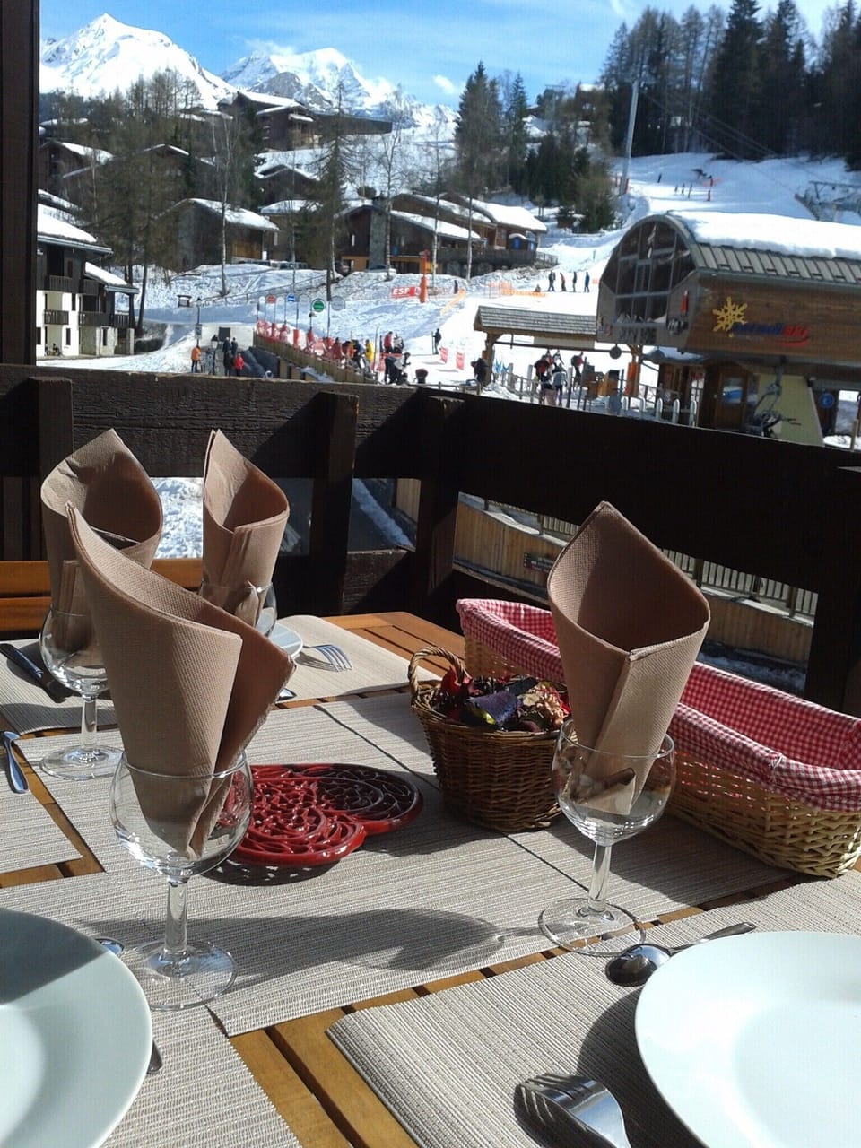 Outdoor dining