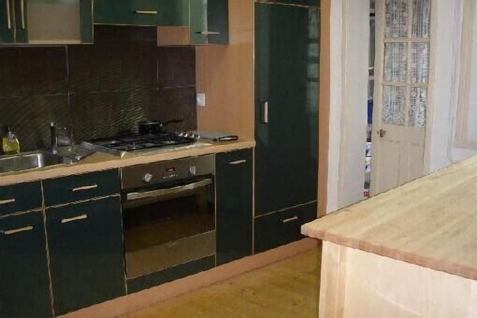 Fully equipped kitchen and utility room (2 fridges, dishwasher, etc.)