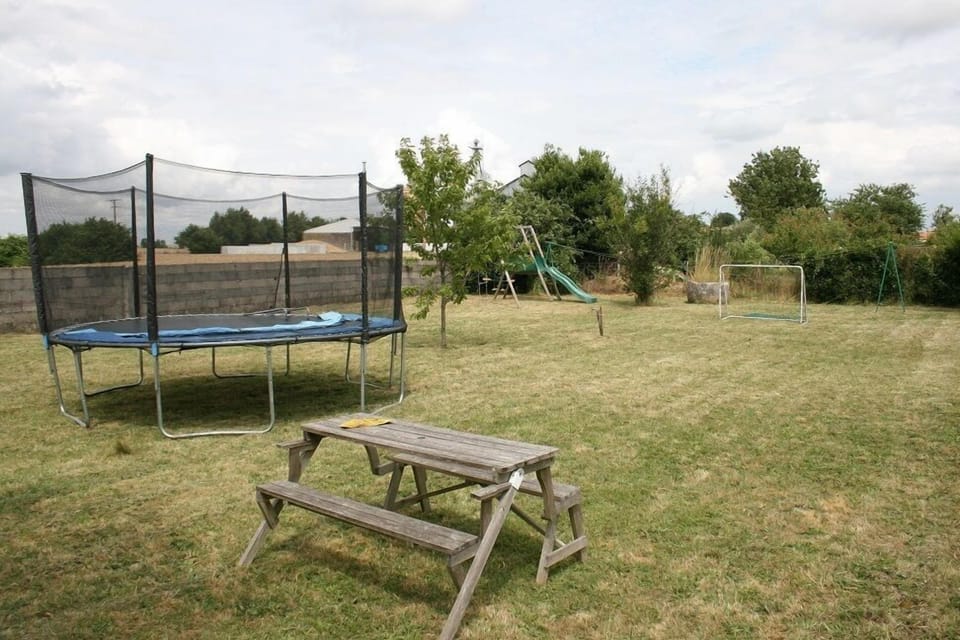 Large family home - private pool - 3 bathrooms, 3 WCs - sleeps 8 to 16 (20 max) House in Nouvelle-Aquitaine