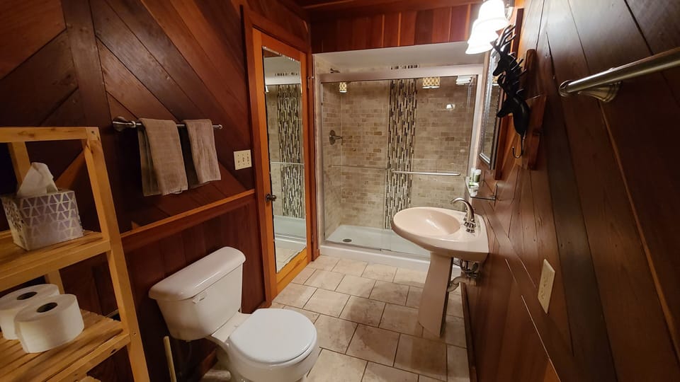 Master Bathroom, main lodge