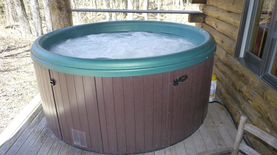 Hot tub on the porch 